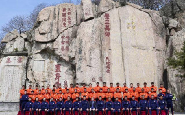 九游官网app下载-联赛开幕前搞点仪式感?中超队爬山 日本球队拜神