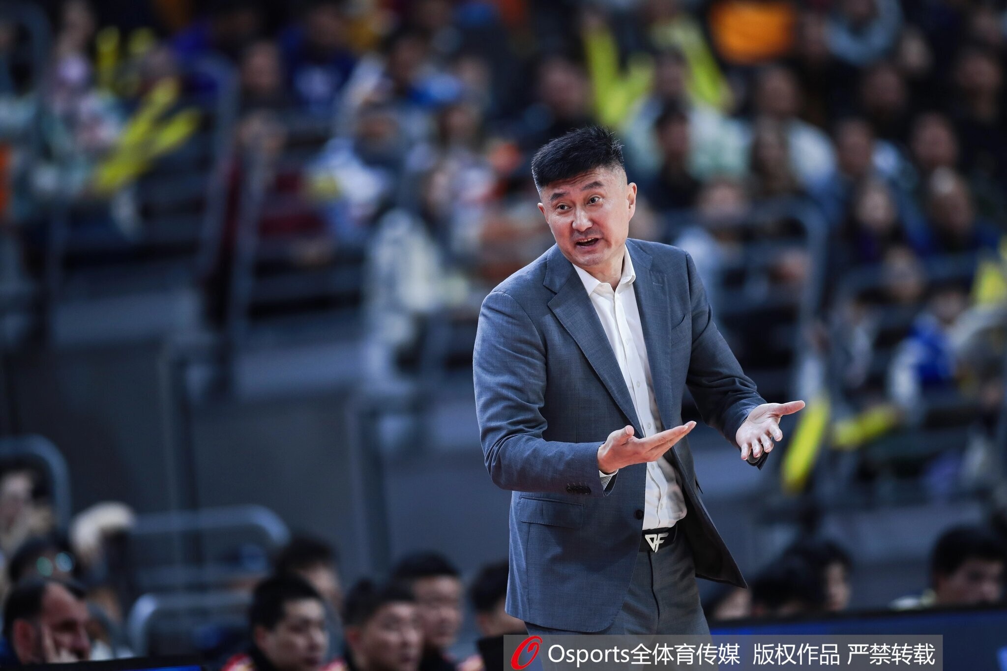 九游游戏平台-郭艾伦打趣杜锋：杜导现在是老教练了 不管输赢都面不改色心不跳